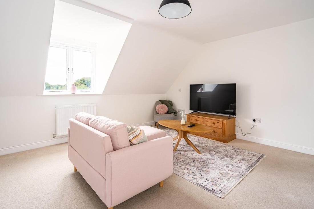 Spacious 2 Bedroom House With Stunning Views Bath Exterior photo